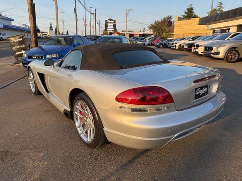 Used 2004 Dodge Viper SRT-10 image 5