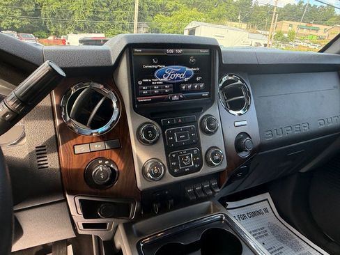 Used 2014 Ford F250 Lariat w/ Lariat Interior Package image 55