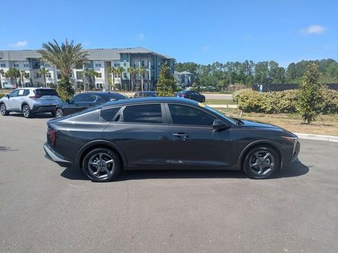 Used 2025 Kia K4 LXS image 2