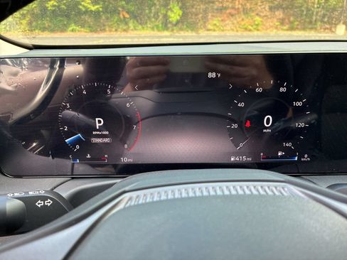 New 2026 Nissan Sentra SV w/ SV Convenience Package FWD image 17