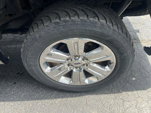 Used 2019 Ford F150 Lariat w/ Equipment Group 502A Luxury image 27