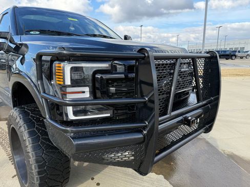 Used 2022 Ford F250 Lariat w/ Tremor Off-Road Package image 11