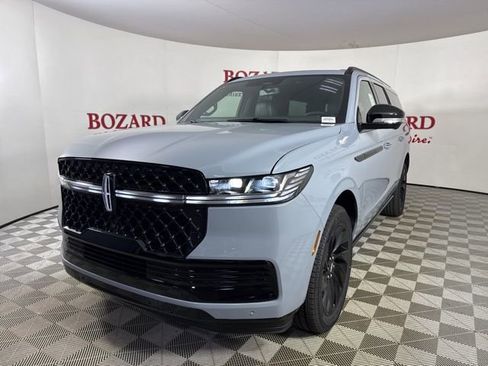 New 2025 Lincoln Navigator L Reserve w/ Jet Appearance Package image 3