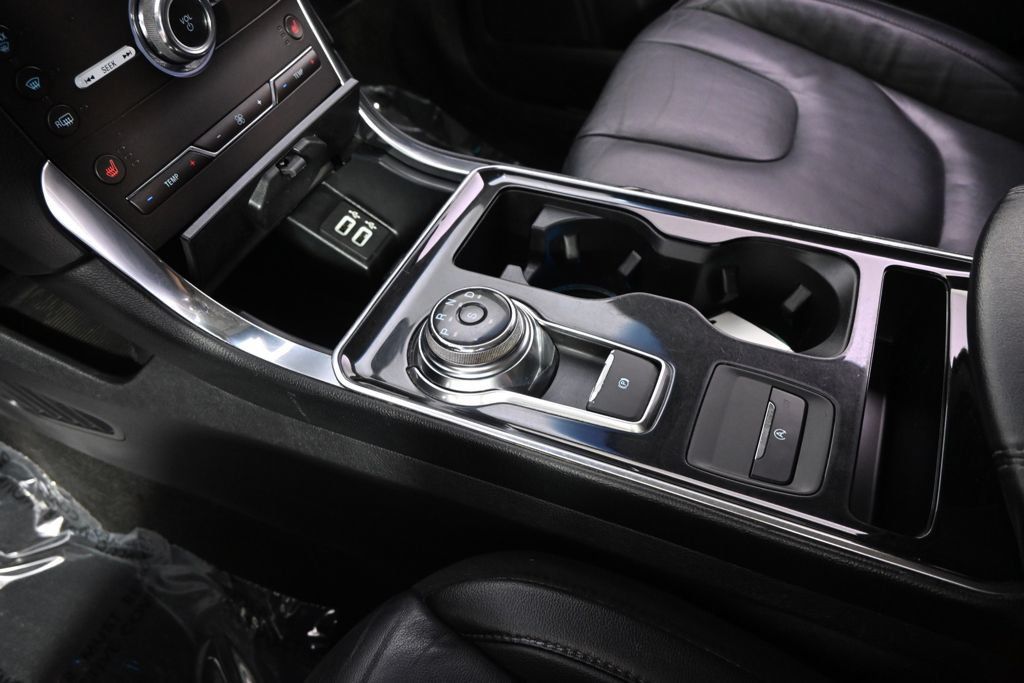 Used 2019 Ford Edge Titanium FWD image 31