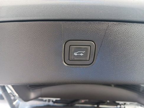 New 2025 Chevrolet Blazer Premier image 16