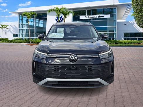 New 2026 Volkswagen Tiguan SE FWD image 2