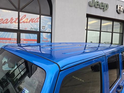 Used 2015 Jeep Wrangler Unlimited Sahara w/ Connectivity Group image 19