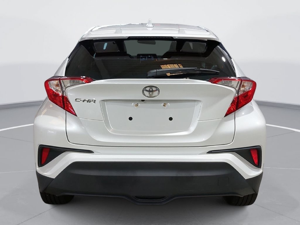 Used 2022 Toyota C-HR XLE FWD image 6
