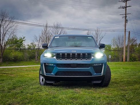 New 2026 Jeep Grand Cherokee Limited AWD/4WD image 8