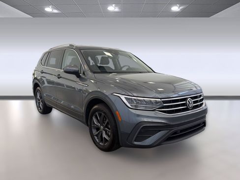 Used 2023 Volkswagen Tiguan SE FWD image 7