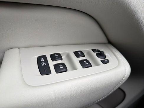 New 2026 Volvo XC60 B5 Ultra w/ Protection Package Premier image 20