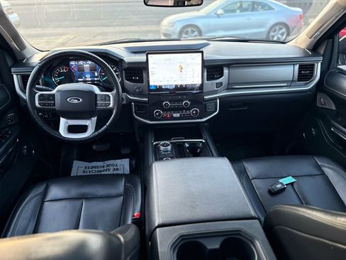 Used 2022 Ford Expedition XLT image 22