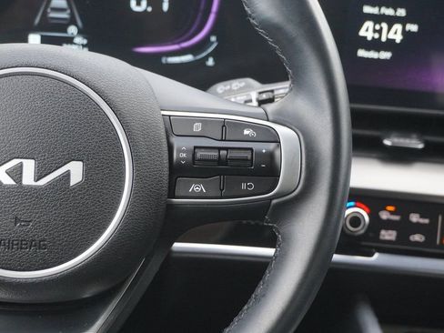 Used 2025 Kia Sportage EX w/ Premium Package image 16