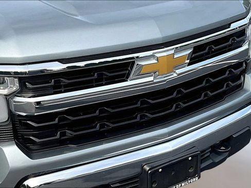 Used 2024 Chevrolet Silverado 1500 LT AWD/4WD image 31
