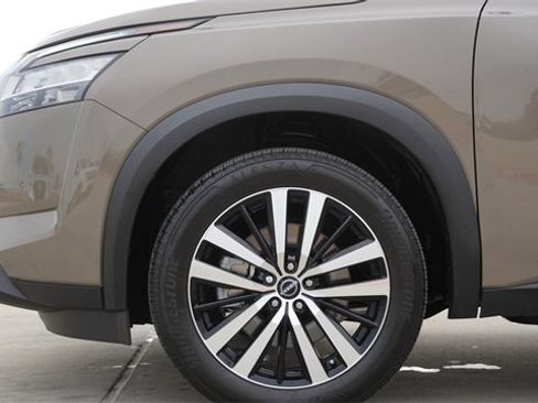 Used 2023 Nissan Pathfinder Platinum w/ Cargo Package image 5