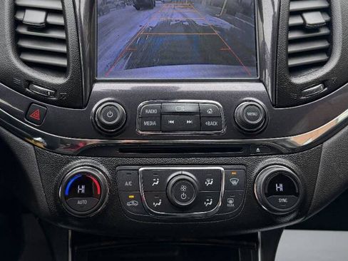 Used 2014 Chevrolet Impala LT w/ Convenience Package image 18