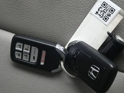 Used 2016 Honda Odyssey EX-L image 25