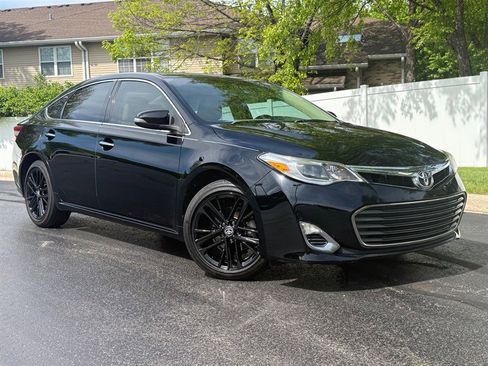 Used 2015 Toyota Avalon XLE FWD image 2