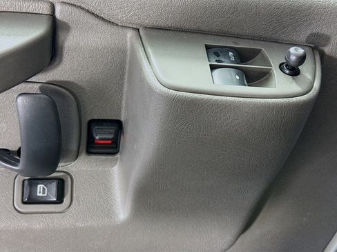 Used 2022 Chevrolet Express 2500 image 20