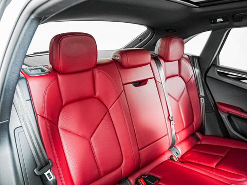 Certified 2026 Porsche Macan S AWD/4WD image 6