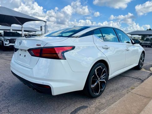Used 2024 Nissan Altima 2.5 SR FWD image 4