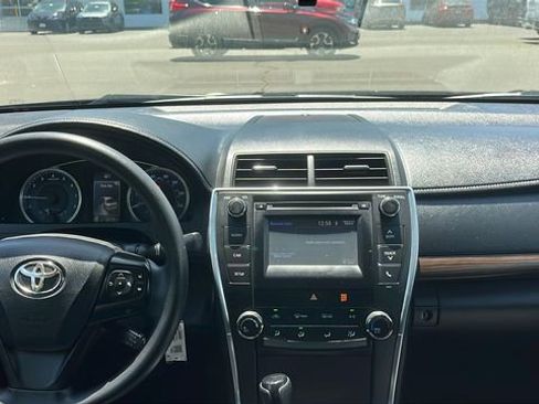Used 2016 Toyota Camry LE FWD image 23