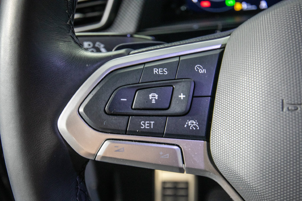 Used 2024 Volkswagen Atlas Cross Sport SEL Premium R-Line AWD/4WD image 19