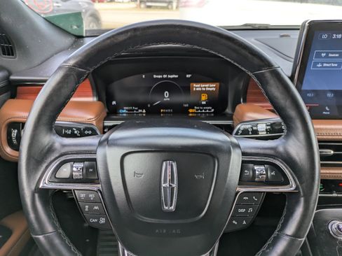 Used 2022 Lincoln Nautilus Reserve w/ Equipment Group 201A image 23