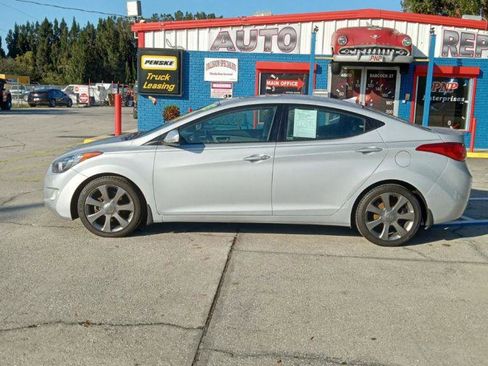 Used 2013 Hyundai Elantra Limited w/ Technology Pkg image 8