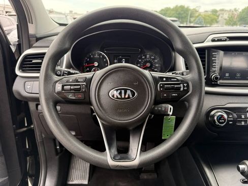 Used 2018 Kia Sorento FWD image 23