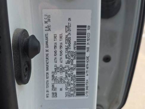 Used 2022 Toyota Tacoma SR w/ SR Convenience Package RWD image 31