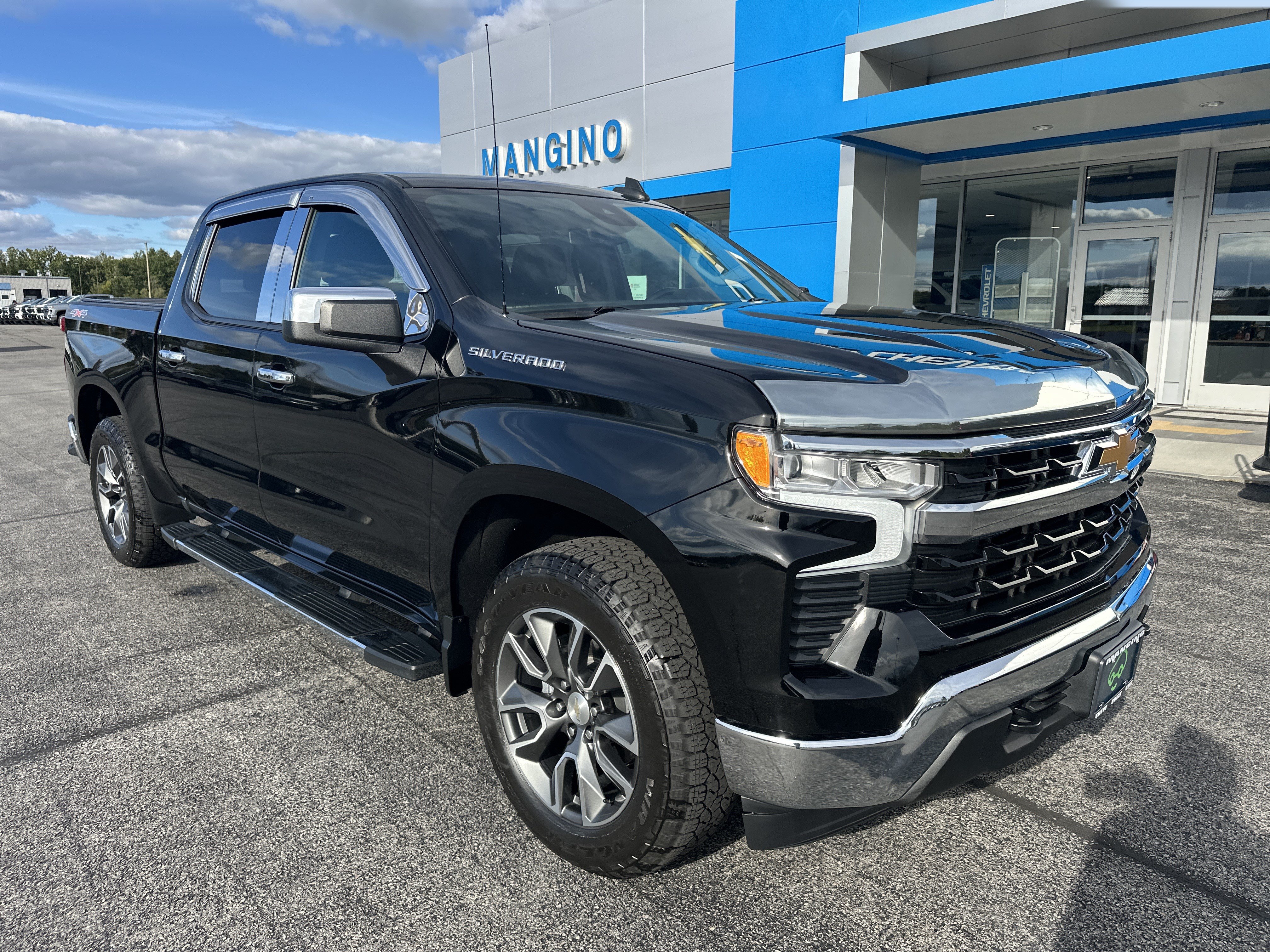 Certified 2024 Chevrolet Silverado 1500 LT AWD/4WD image 2