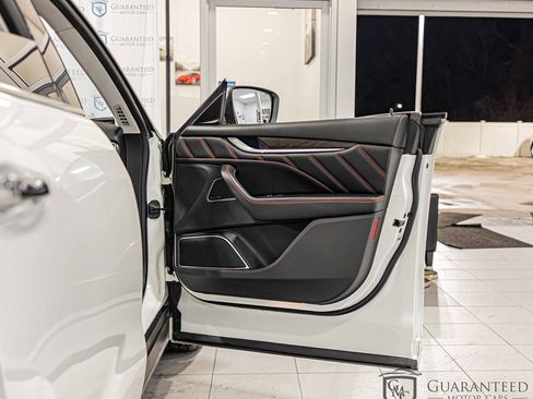 Used 2021 Maserati Levante S GranLusso image 43