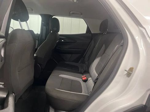 Used 2023 Chevrolet TrailBlazer LT FWD image 15