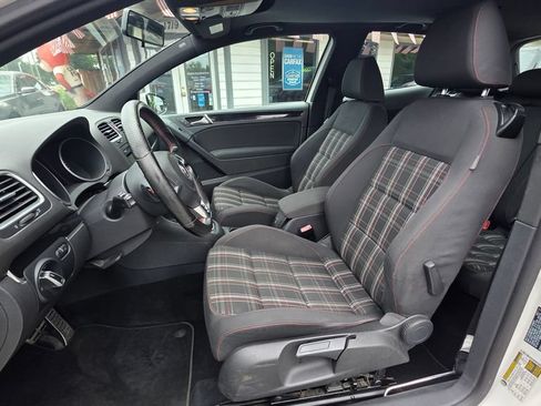 Used 2012 Volkswagen Golf 2-Door FWD image 10