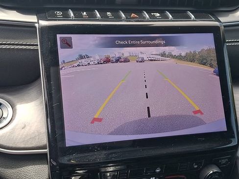 Used 2024 Jeep Grand Cherokee Limited AWD/4WD image 19