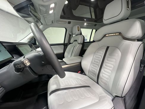 Used 2023 Rivian R1S Adventure image 11