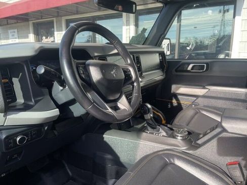 Used 2022 Ford Bronco Badlands image 8