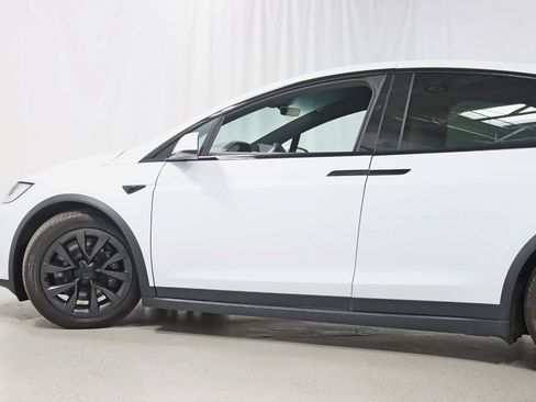 Used 2023 Tesla Model X AWD/4WD image 12