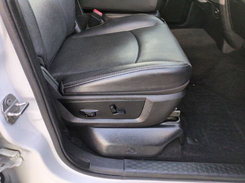 Used 2017 RAM 1500 Laramie image 46