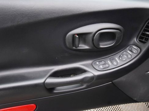 Used 2002 Chevrolet Corvette Z06 w/ Memory Pkg RWD image 21