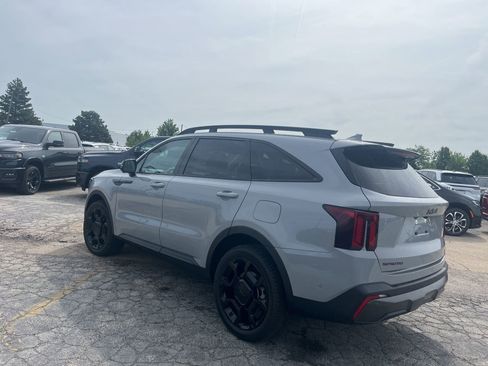 Used 2025 Kia Sorento SX AWD/4WD image 8