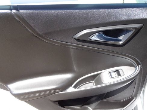 Used 2018 Chevrolet Malibu LT w/ Leather Package w/ True North Edition FWD image 35
