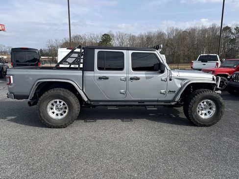 Used 2020 Jeep Gladiator Sport w/ Quick Order Package 24S image 8