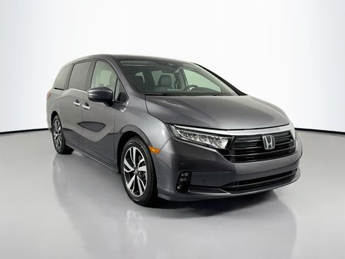 Certified 2023 Honda Odyssey Touring image 3