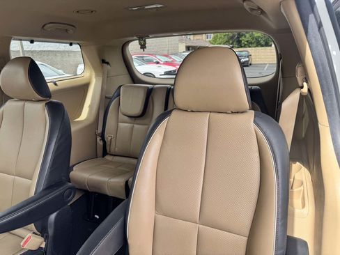 Used 2016 Kia Sedona SX FWD image 33