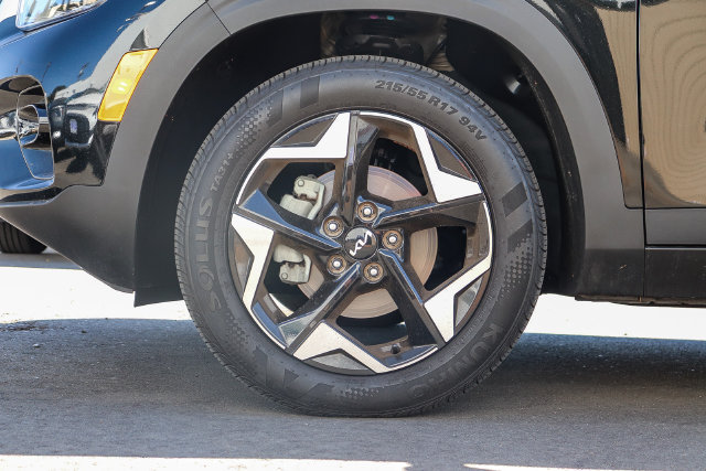 Certified 2025 Kia Seltos EX FWD image 11