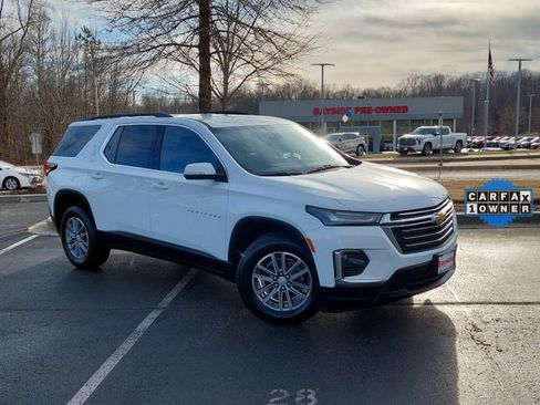 Used 2023 Chevrolet Traverse LT image 2