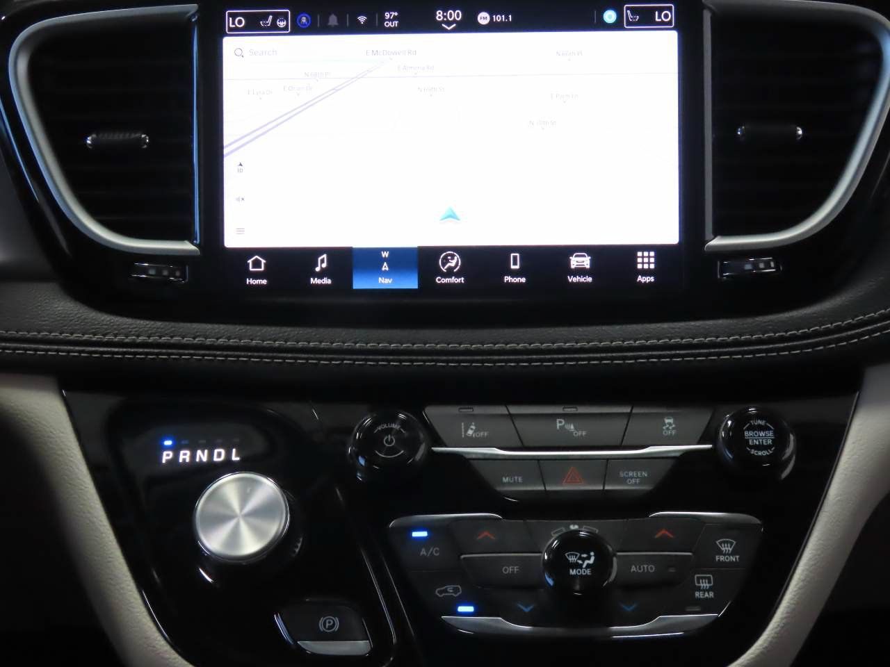 Used 2024 Chrysler Pacifica Limited FWD image 11