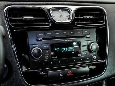 Used 2013 Chrysler 200 Touring FWD image 19
